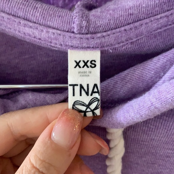 Aritzia TNA hoodie - Picture 3 of 4